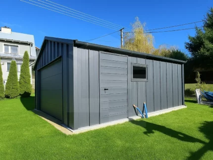 Garaż blaszany z bramą segmentową 7 x 6 antracyt