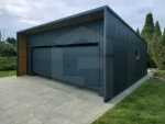 Garaż blaszany z bramą segmentową 7 x 6 spad dachu na tył