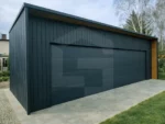 Garaż blaszany z bramą segmentową 7 x 6 spad dachu na tył